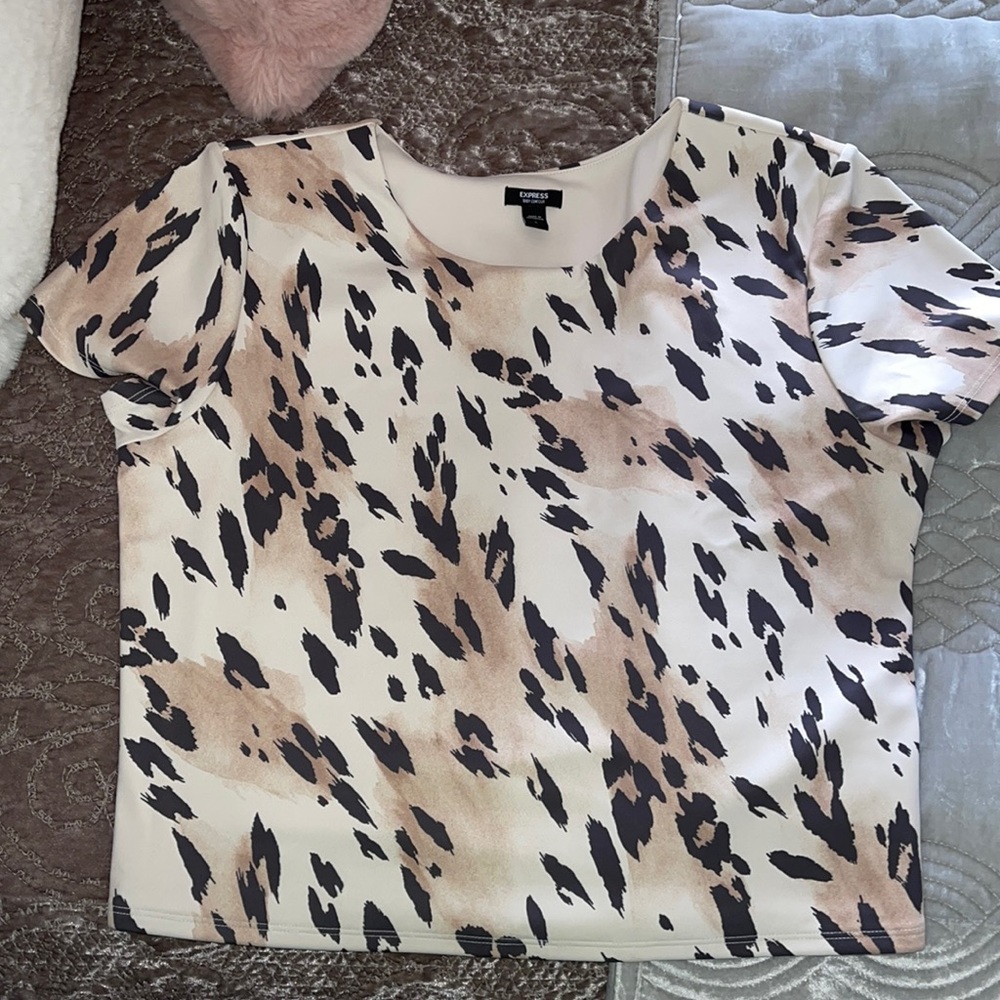 Express body contour crop top